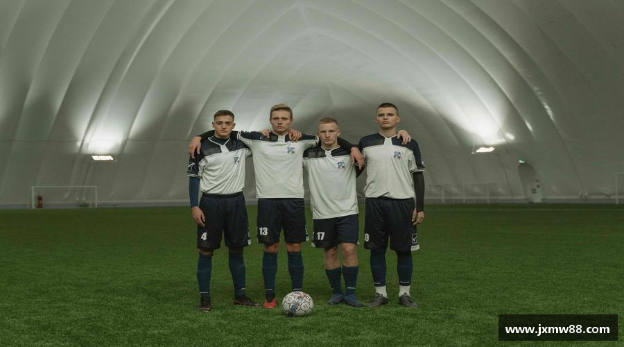 精诚团结，创造辉煌！